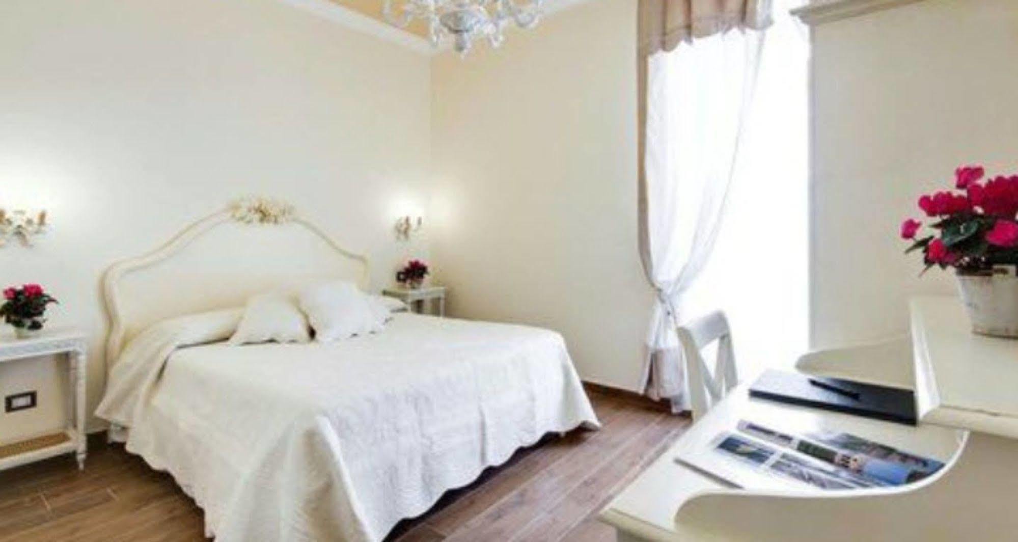 Lunaria Suites Rome Vaticano Exterior photo